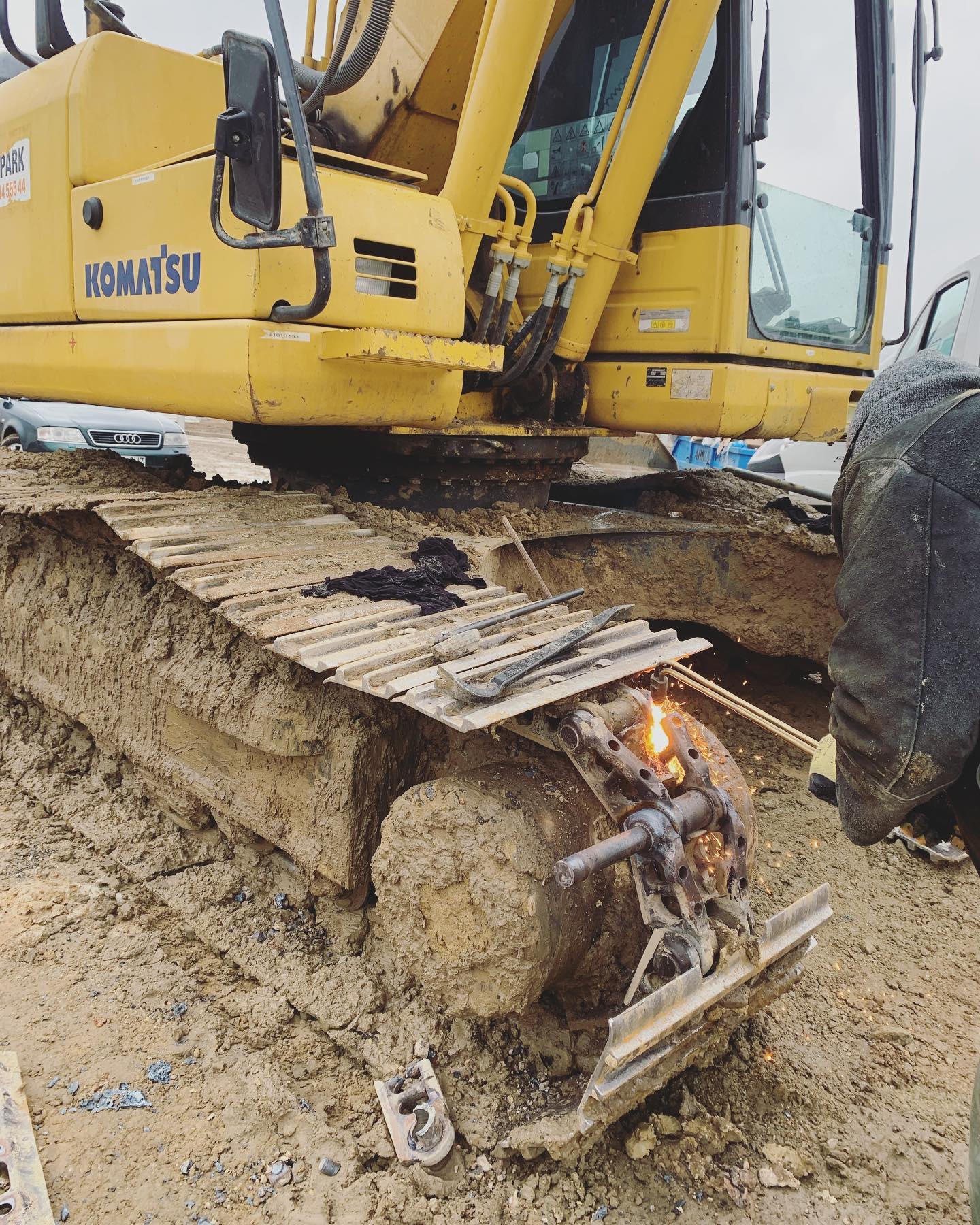 Naprawiana gąsienica